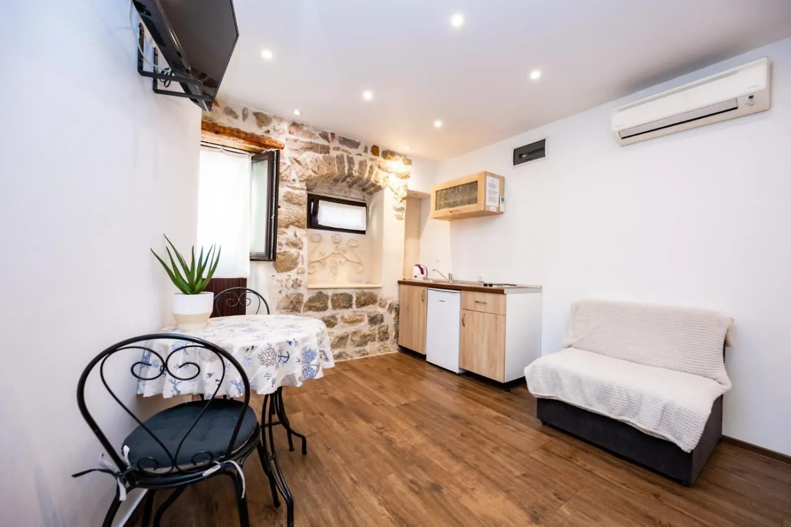 New Rustic Apartments Tonko Split